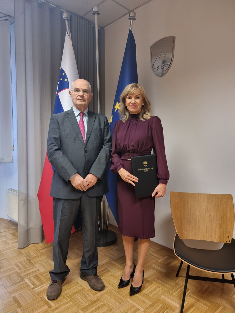 Prisegla vodja Okrožnega državnega tožilstva v Celju Simona Kuzman Razgoršek