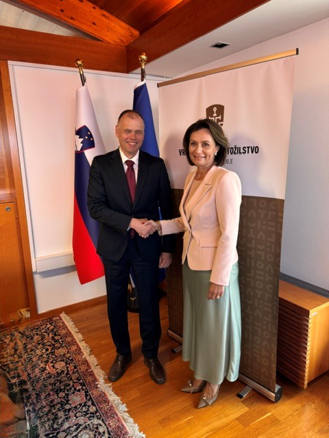 Generalna državna tožilka dr. Katarina Bergant in minister za pravosodje Mihael Zupančič med spoznavnim obiskom na Vrhovnem državnem tožilstvu Republike Slovenije po nastopu ministrove funkcije.